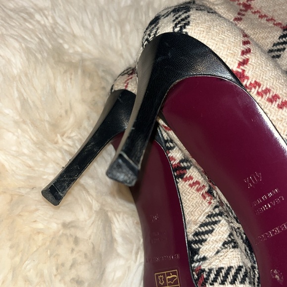 Burberry 2000s Nova Check Tweed Heeled Boot - Picture 10 of 13